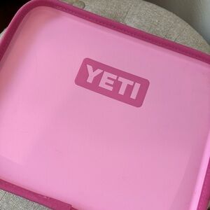 YETI DAYTRIP LUNCH BOX